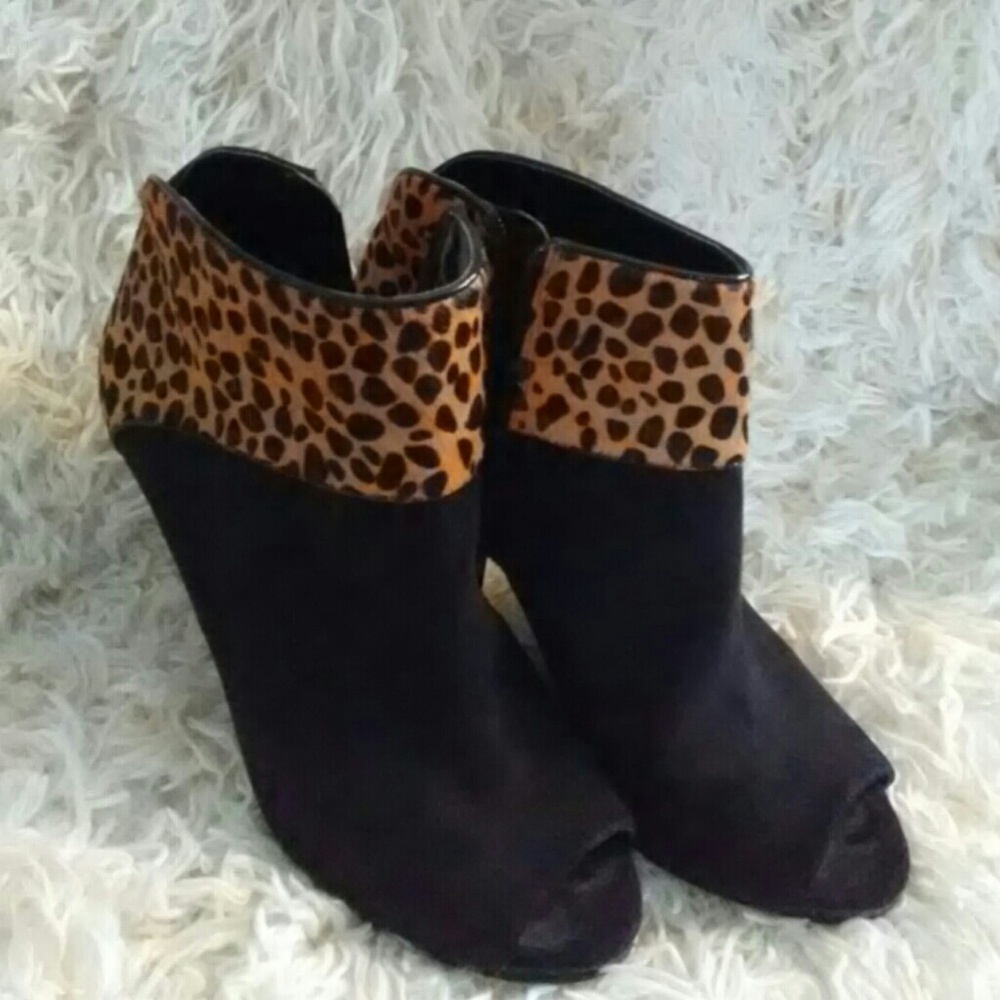 Open toed cheetah shortie boots